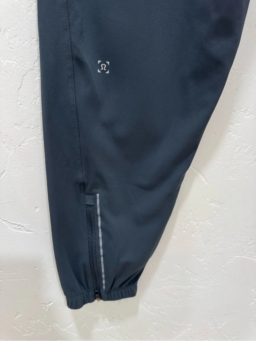 Lululemon Men's Large Surge Jogger Pant 29